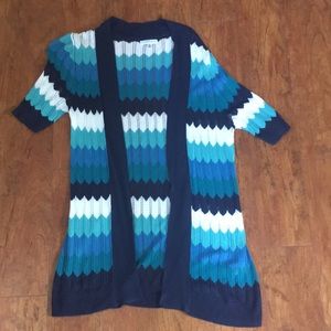 Open lightweight cardigan/cape